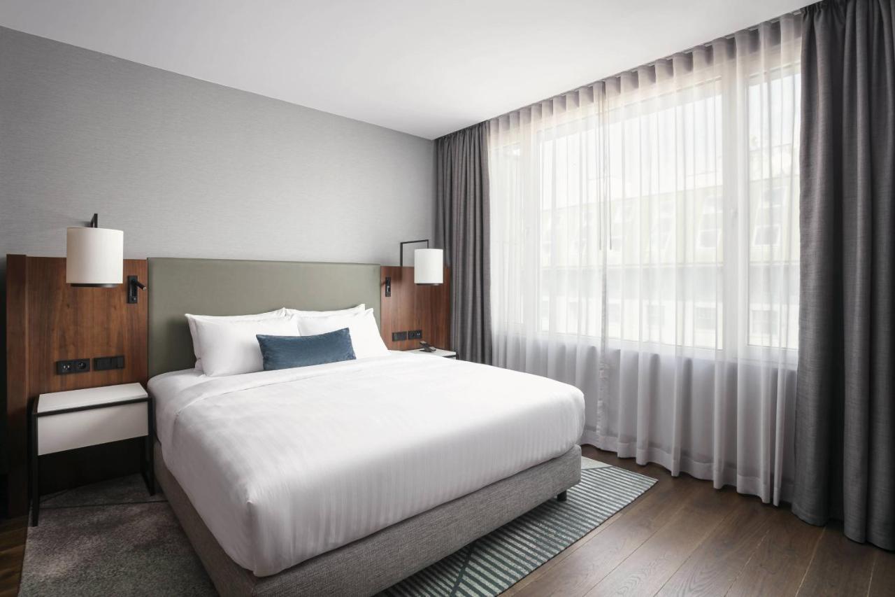 Prague Marriott Hotel Ngoại thất bức ảnh A bedroom at the hotel