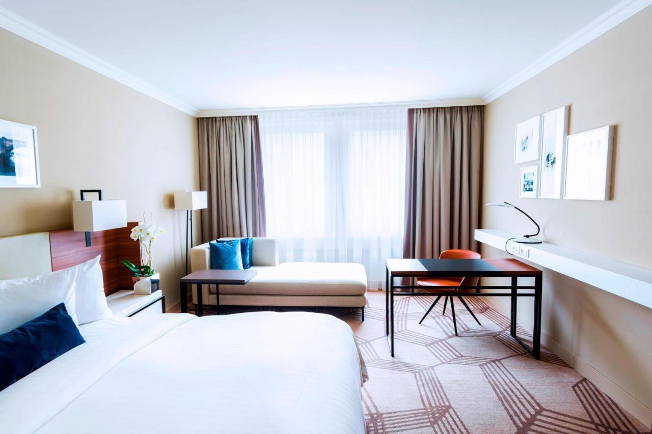 Prague Marriott Hotel Ngoại thất bức ảnh A room at the hotel