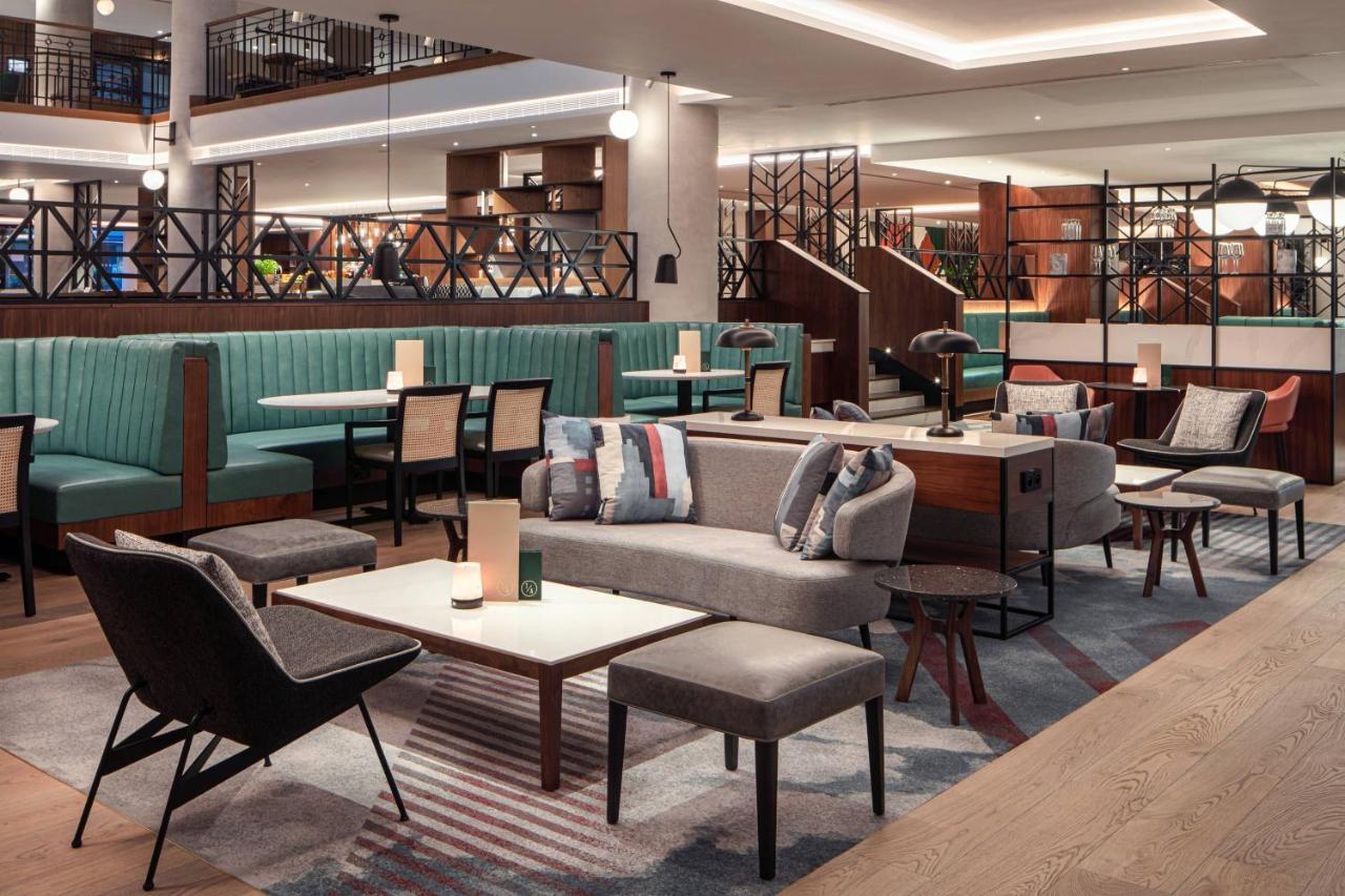 Prague Marriott Hotel Ngoại thất bức ảnh The lounge at London Heathrow Airport